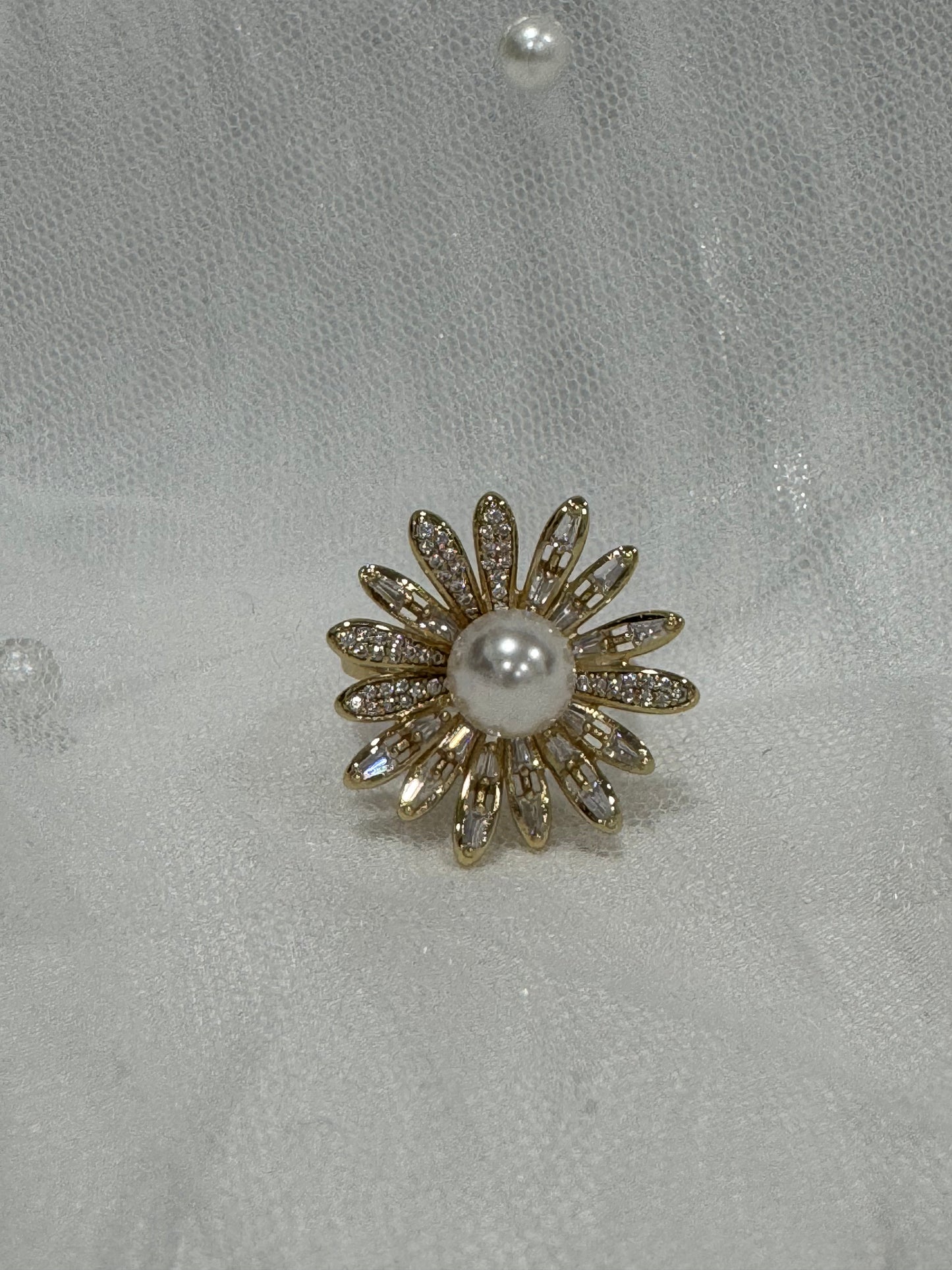 Daisy Petals & Pearl 14KT Ring