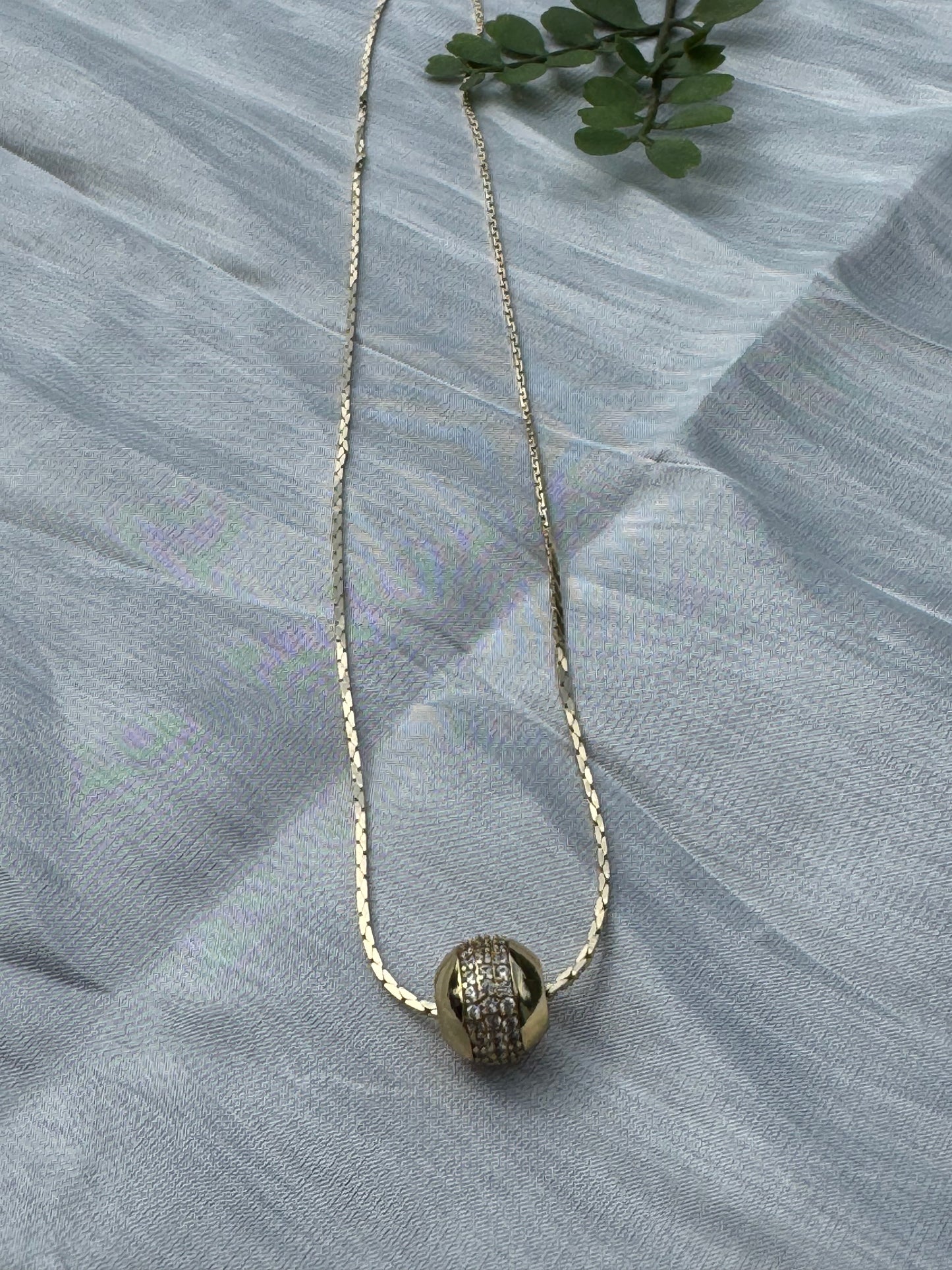 Dainty Ball