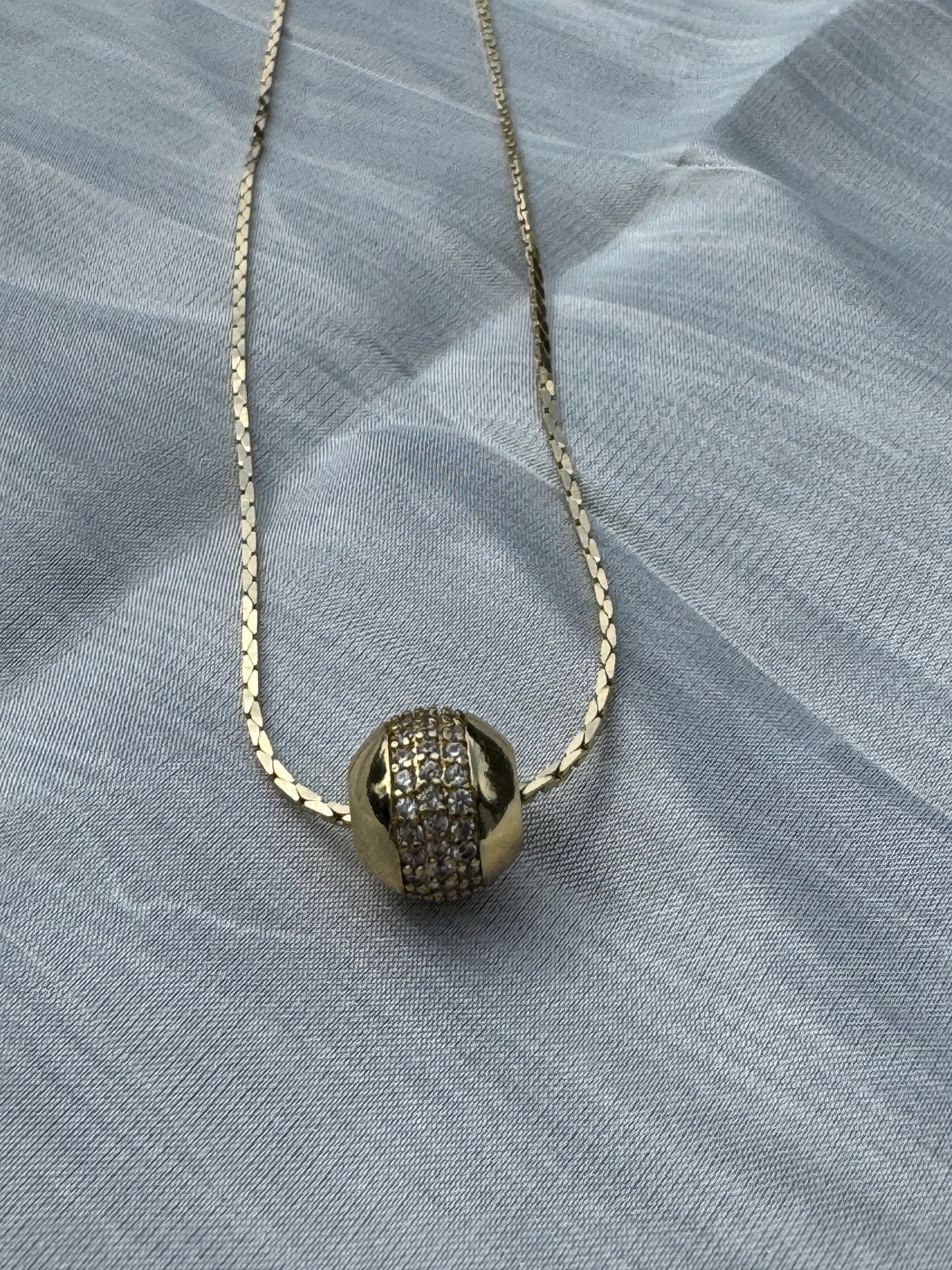Dainty Ball