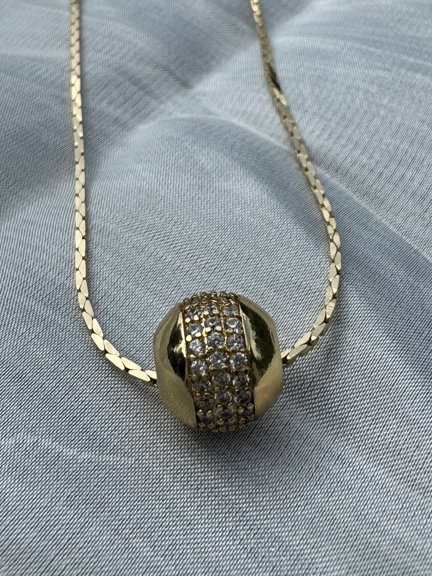 Dainty Ball