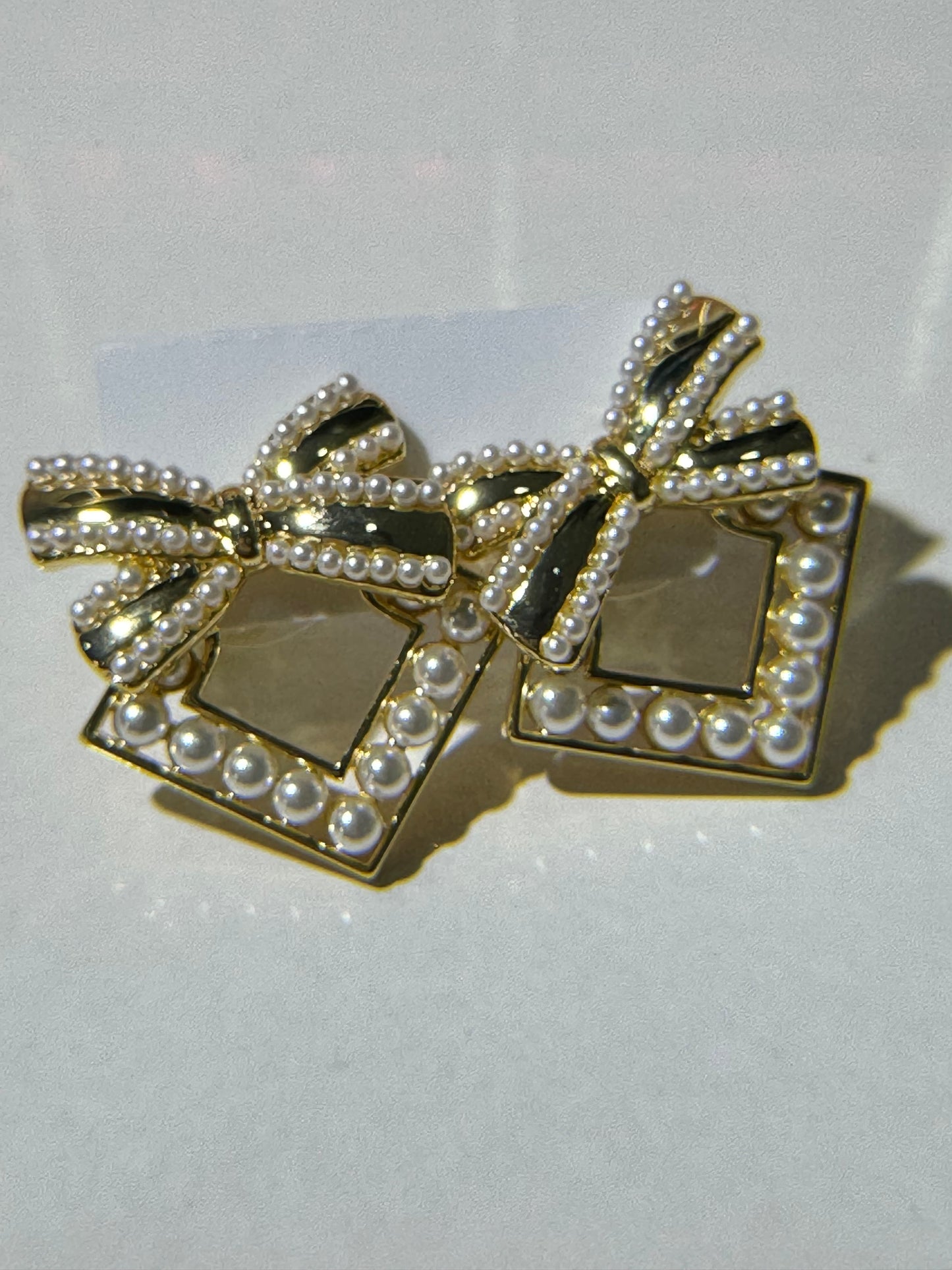 Bow & Pearls Gold Earrings