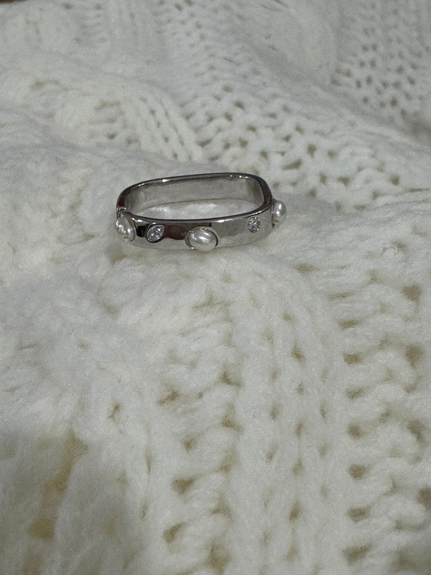 Pearl Snowflake Silver Ring