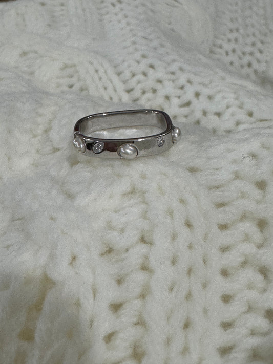 Pearl Snowflake Silver Ring
