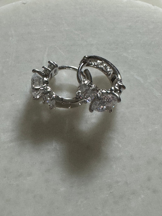 Minamilist CZ Huggies