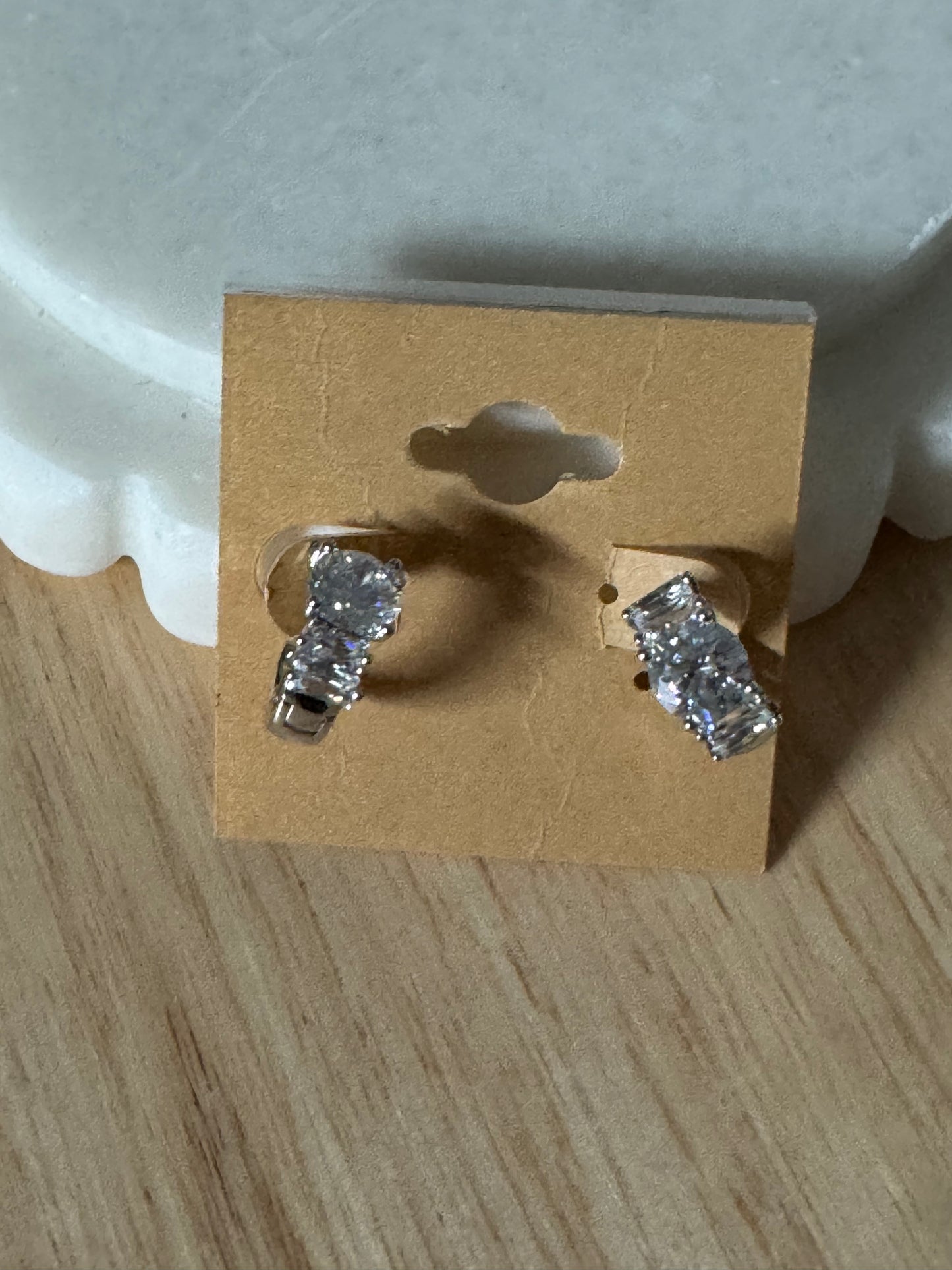 Minamilist CZ Huggies